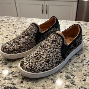 Size 7.5 Women’s Ugg sneakers